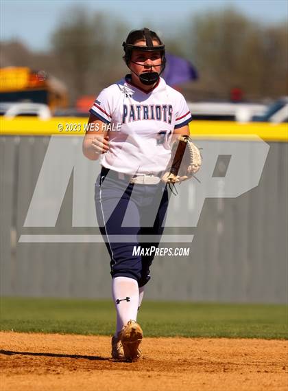 Thumbnail 1 in Lewisburg vs. Dyersburg photogallery.