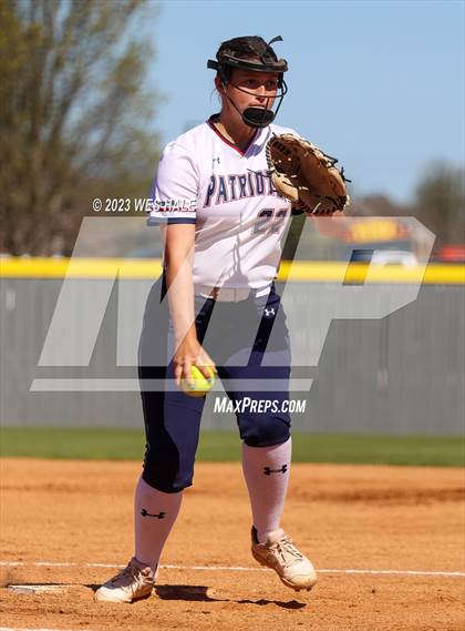 Thumbnail 1 in Lewisburg vs. Dyersburg photogallery.