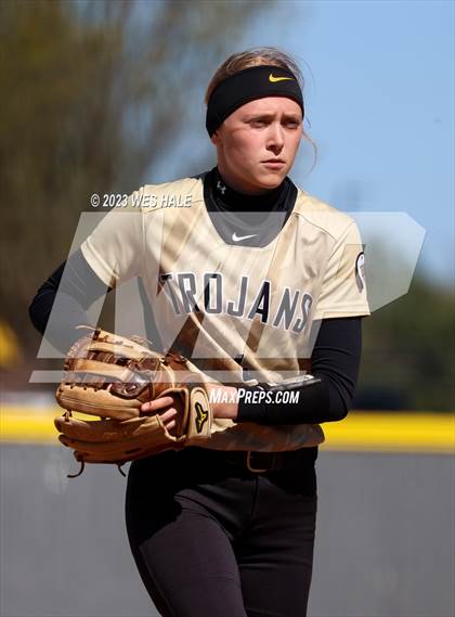 Thumbnail 3 in Lewisburg vs. Dyersburg photogallery.