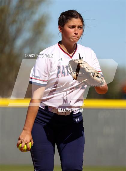 Thumbnail 2 in Lewisburg vs. Dyersburg photogallery.