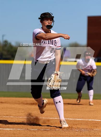 Thumbnail 2 in Lewisburg vs. Dyersburg photogallery.