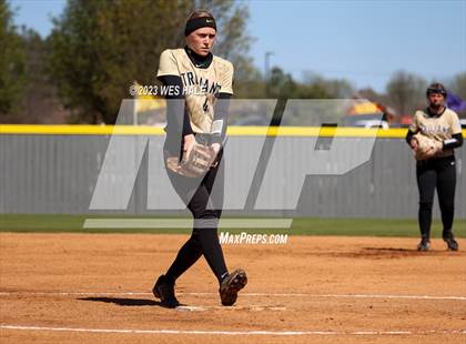 Thumbnail 2 in Lewisburg vs. Dyersburg photogallery.