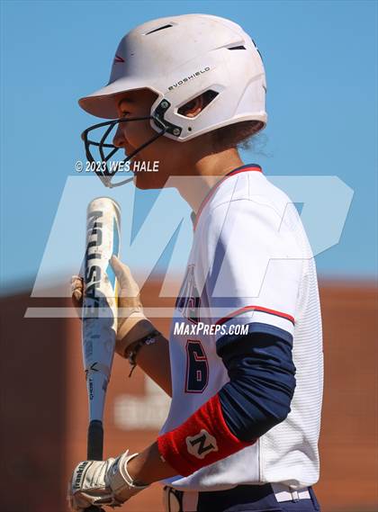 Thumbnail 2 in Lewisburg vs. Dyersburg photogallery.