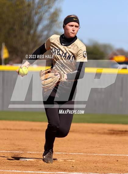 Thumbnail 2 in Lewisburg vs. Dyersburg photogallery.