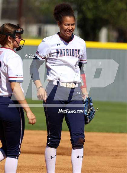 Thumbnail 1 in Lewisburg vs. Dyersburg photogallery.
