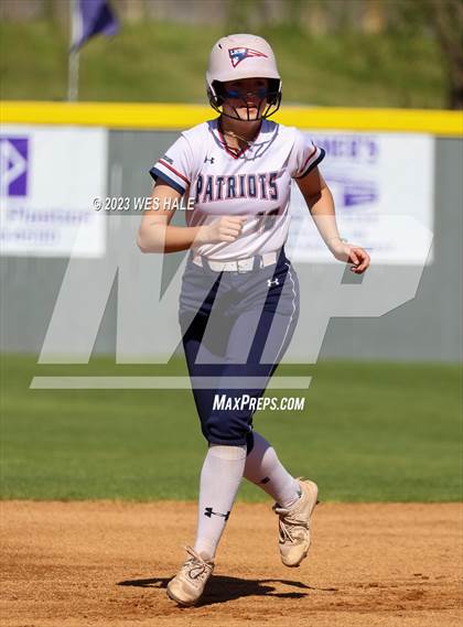 Thumbnail 2 in Lewisburg vs. Dyersburg photogallery.