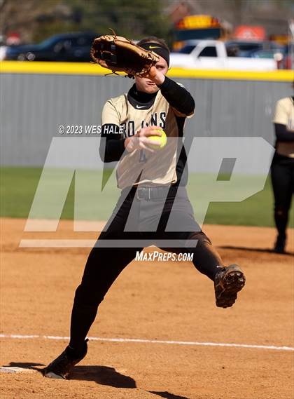 Thumbnail 1 in Lewisburg vs. Dyersburg photogallery.