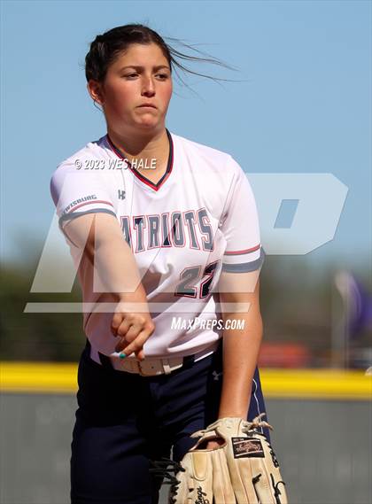 Thumbnail 2 in Lewisburg vs. Dyersburg photogallery.