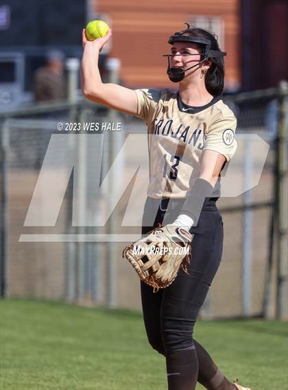 Thumbnail 2 in Lewisburg vs. Dyersburg photogallery.