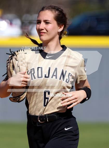 Thumbnail 3 in Lewisburg vs. Dyersburg photogallery.