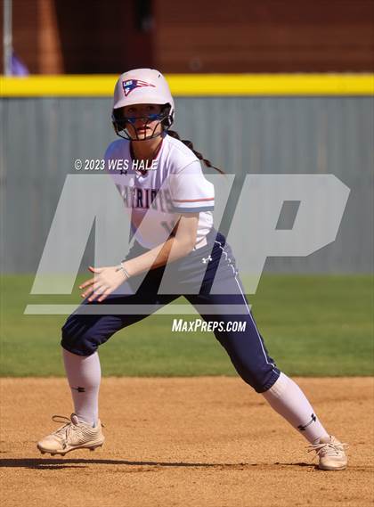 Thumbnail 1 in Lewisburg vs. Dyersburg photogallery.