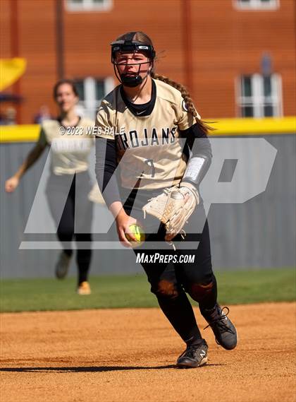 Thumbnail 1 in Lewisburg vs. Dyersburg photogallery.