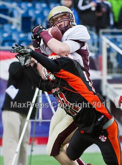 Thumbnail 3 in Oliver Ames vs. Concord-Carlisle (MIAA Division 3 East Final) photogallery.