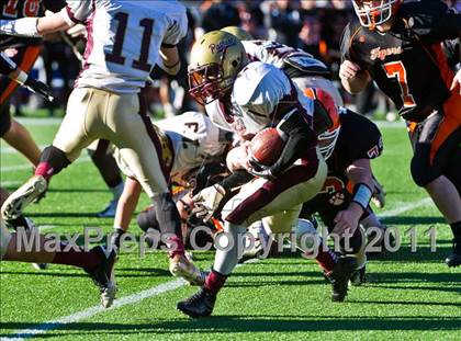Thumbnail 2 in Oliver Ames vs. Concord-Carlisle (MIAA Division 3 East Final) photogallery.