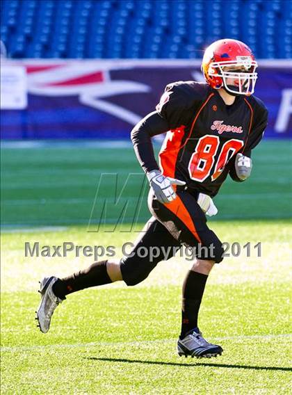 Thumbnail 1 in Oliver Ames vs. Concord-Carlisle (MIAA Division 3 East Final) photogallery.