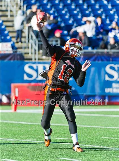 Thumbnail 2 in Oliver Ames vs. Concord-Carlisle (MIAA Division 3 East Final) photogallery.