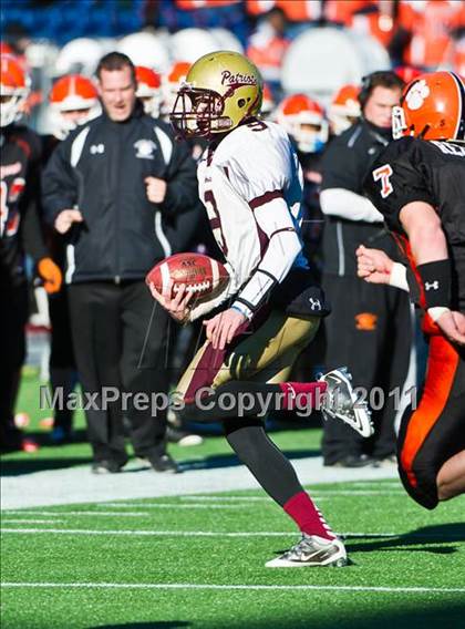 Thumbnail 3 in Oliver Ames vs. Concord-Carlisle (MIAA Division 3 East Final) photogallery.
