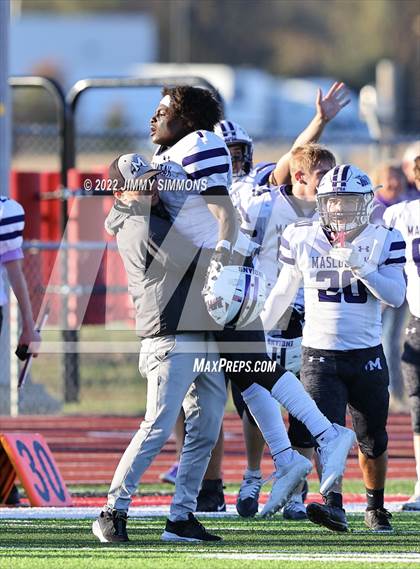 Thumbnail 2 in Mascoutah @ Highland (IHSA 5A Second Round Playoffs) photogallery.