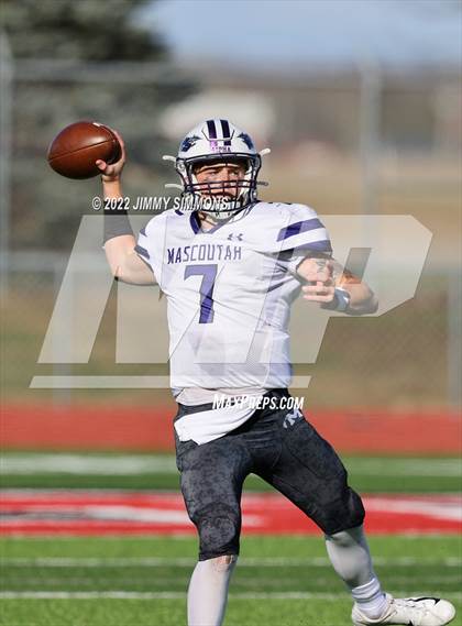 Thumbnail 2 in Mascoutah @ Highland (IHSA 5A Second Round Playoffs) photogallery.
