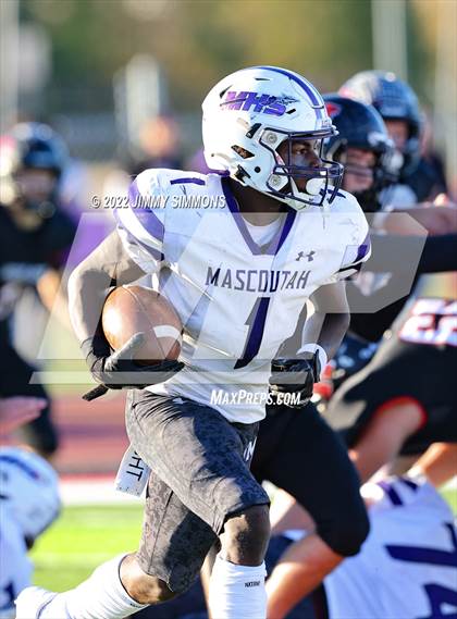 Thumbnail 1 in Mascoutah @ Highland (IHSA 5A Second Round Playoffs) photogallery.