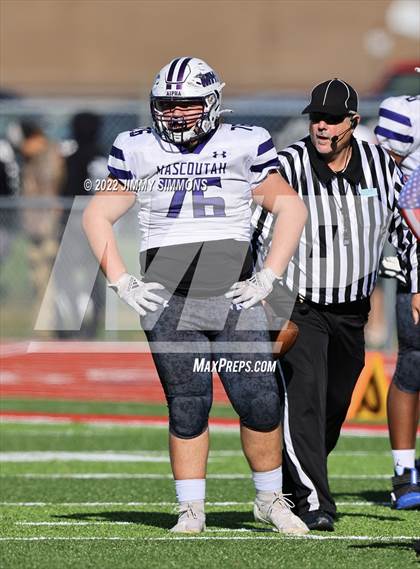 Thumbnail 2 in Mascoutah @ Highland (IHSA 5A Second Round Playoffs) photogallery.
