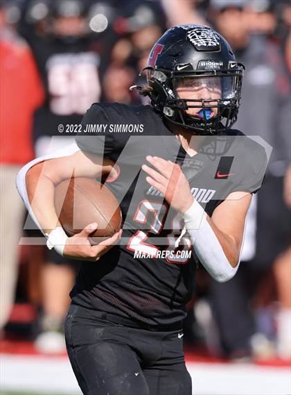 Thumbnail 1 in Mascoutah @ Highland (IHSA 5A Second Round Playoffs) photogallery.