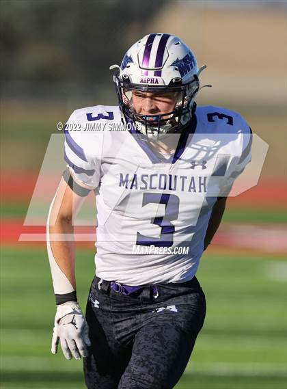 Thumbnail 3 in Mascoutah @ Highland (IHSA 5A Second Round Playoffs) photogallery.