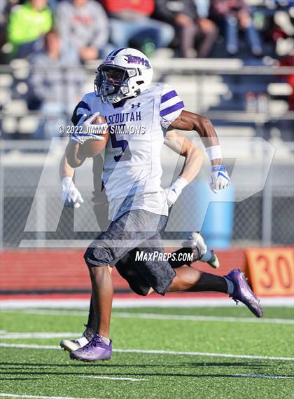 Thumbnail 3 in Mascoutah @ Highland (IHSA 5A Second Round Playoffs) photogallery.