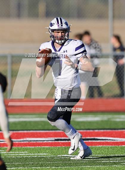Thumbnail 1 in Mascoutah @ Highland (IHSA 5A Second Round Playoffs) photogallery.