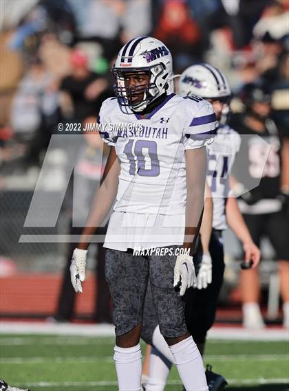 Thumbnail 1 in Mascoutah @ Highland (IHSA 5A Second Round Playoffs) photogallery.