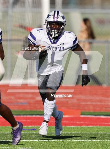 Thumbnail 3 in Mascoutah @ Highland (IHSA 5A Second Round Playoffs) photogallery.