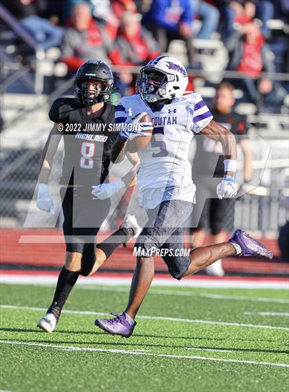 Thumbnail 1 in Mascoutah @ Highland (IHSA 5A Second Round Playoffs) photogallery.