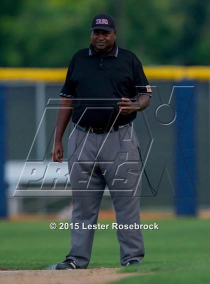 Thumbnail 3 in Banquete vs. Lago Vista (3A Regional Semifinal) photogallery.