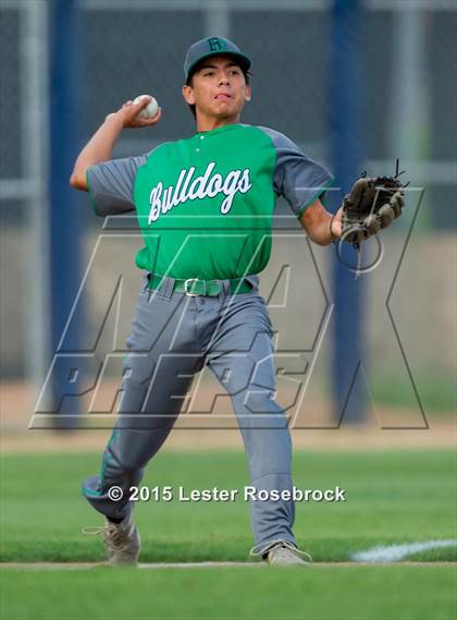 Thumbnail 2 in Banquete vs. Lago Vista (3A Regional Semifinal) photogallery.