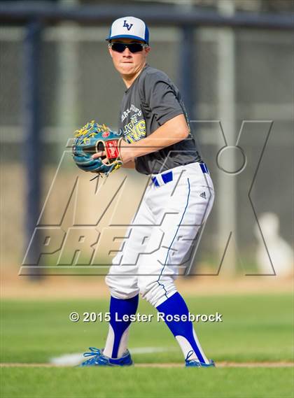 Thumbnail 1 in Banquete vs. Lago Vista (3A Regional Semifinal) photogallery.