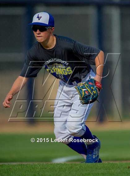 Thumbnail 3 in Banquete vs. Lago Vista (3A Regional Semifinal) photogallery.
