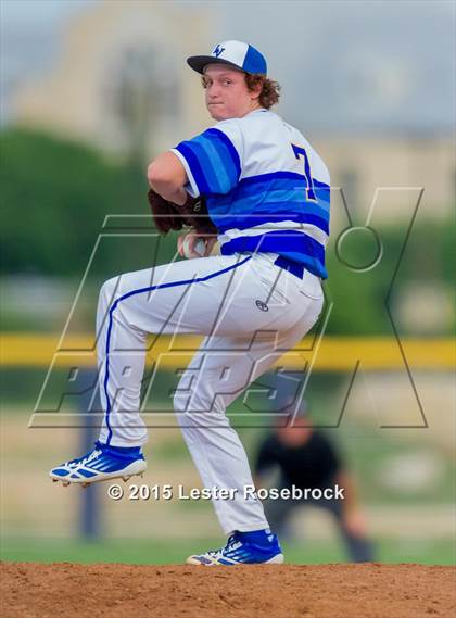 Thumbnail 2 in Banquete vs. Lago Vista (3A Regional Semifinal) photogallery.