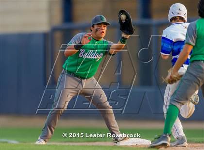 Thumbnail 2 in Banquete vs. Lago Vista (3A Regional Semifinal) photogallery.