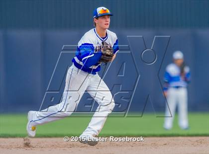 Thumbnail 2 in Banquete vs. Lago Vista (3A Regional Semifinal) photogallery.