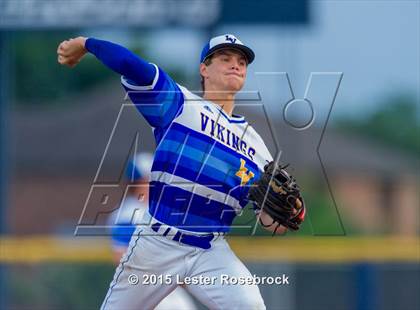 Thumbnail 1 in Banquete vs. Lago Vista (3A Regional Semifinal) photogallery.