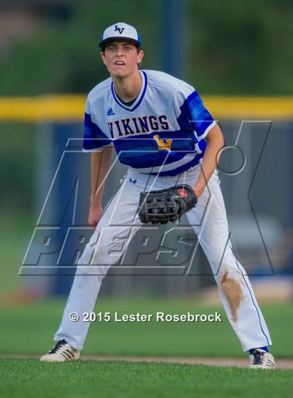 Thumbnail 3 in Banquete vs. Lago Vista (3A Regional Semifinal) photogallery.