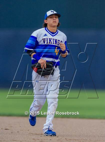 Thumbnail 3 in Banquete vs. Lago Vista (3A Regional Semifinal) photogallery.
