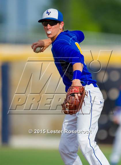 Thumbnail 3 in Banquete vs. Lago Vista (3A Regional Semifinal) photogallery.