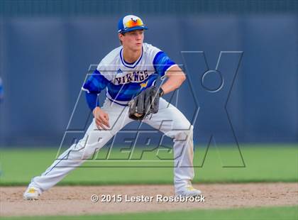 Thumbnail 3 in Banquete vs. Lago Vista (3A Regional Semifinal) photogallery.