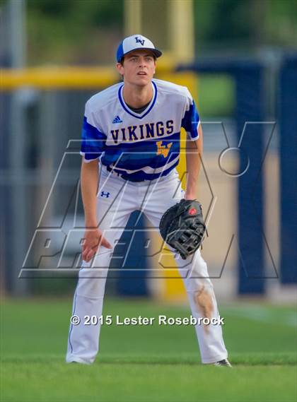 Thumbnail 3 in Banquete vs. Lago Vista (3A Regional Semifinal) photogallery.