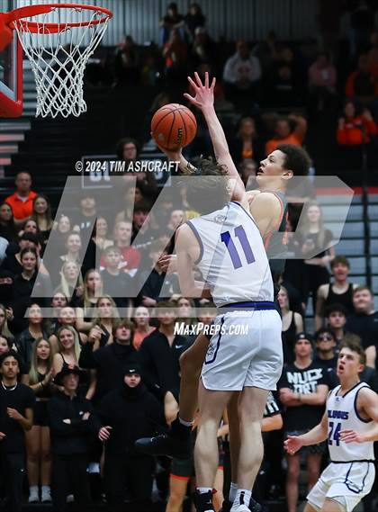Thumbnail 1 in Columbus East vs Columbus North (IHSAA 4A Section 14 Round 1) photogallery.