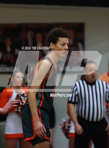Thumbnail 2 in Columbus East vs Columbus North (IHSAA 4A Section 14 Round 1) photogallery.