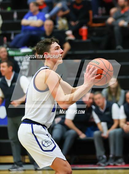 Thumbnail 2 in Columbus East vs Columbus North (IHSAA 4A Section 14 Round 1) photogallery.