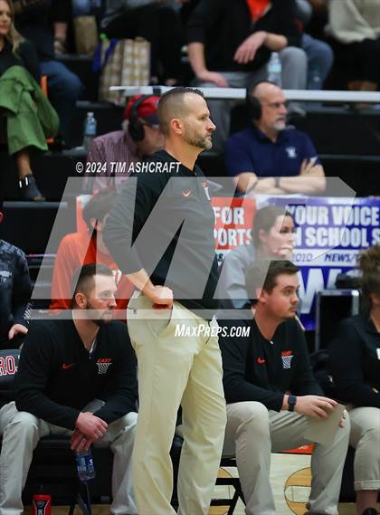 Thumbnail 3 in Columbus East vs Columbus North (IHSAA 4A Section 14 Round 1) photogallery.