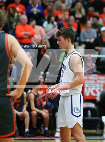 Thumbnail 3 in Columbus East vs Columbus North (IHSAA 4A Section 14 Round 1) photogallery.